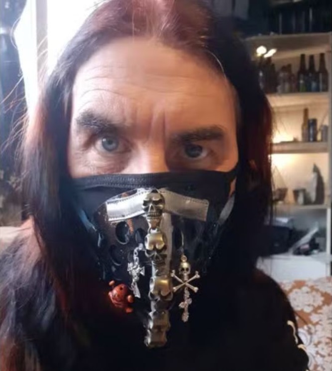 Há dez anos que tento que a minha situação seja reconhecida como deficiência. Falei com vários psicólogos que constataram que sofro de uma situação de discriminação, alegou o homem.