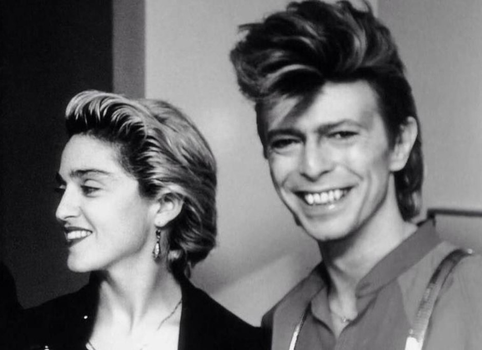 “David Bowie era minha musa. Ele incorporou o espírito masculino e feminino e me fez pensar que não havia regras, que eu estava errada”, declarou Madonna na ocasião.

