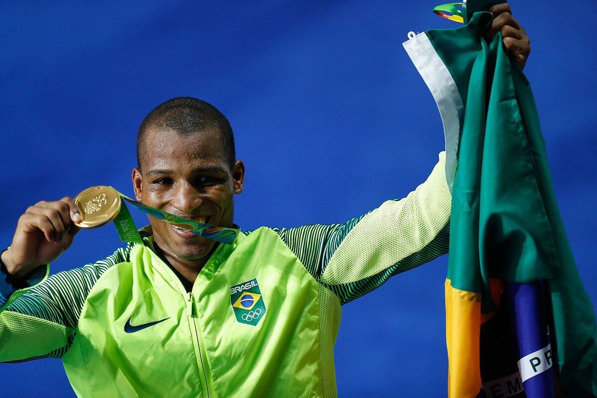Oito medalhas - Boxe - O pugilismo brasileiro acumula dois ouros, duas pratas e quatro bronzes. As medalhas douradas foram conquistadas por Robson Conceição, no Rio de Janeiro 2016, e Herbert Conceição, em Tóquio 2020.