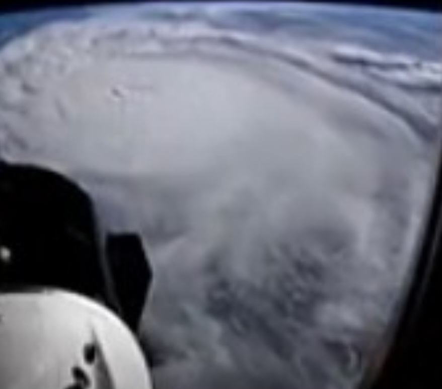 Em 8/10 perdeu um pouco da força e desceu para a categoria 4, mas segue com alto potencial destrutivo. A Flórida está em alerta.