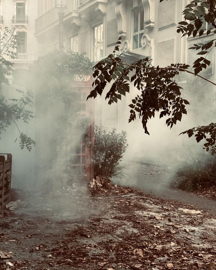 As imagens do set de filmagens da 3ª temporada de Daryl Dixon, série derivada de The Walking Dead, foram reveladas nas redes sociais. A série terá cenários devastadores.