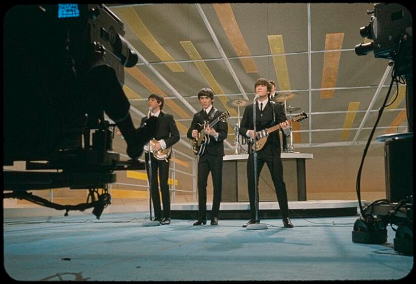 Os Beatles fizeram sua primeira aparição ao vivo na televisão americana no The Ed Sullivan Show, em 9 de fevereiro de 1964. Aproximadamente 74 milhões de telespectadores – cerca da metade da população americana – assistiu ao grupo tocar no programa.