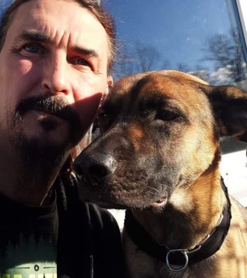 Tive que brigar muito com meu governo. E é a primeira vez que isso é feito. É bastante difícil conseguir esse tipo de ‘papel’, acho que também há muita luta com quem é viciado em outros hobbies, como futebol, desporto, explicou.