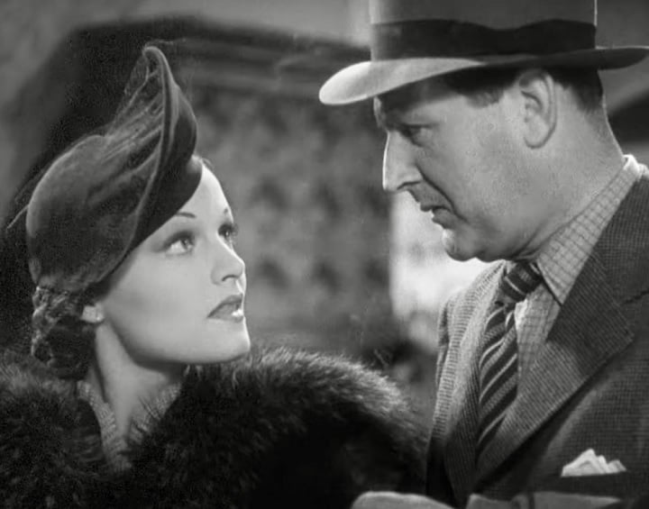 Nos anos 1930, Hitchcock dirigiu vários filmes de sucesso na Grã-Bretanha, como 39 Degraus (1935) e A Mulher Oculta (1938), ambos classificados entre os melhores filmes britânicos do século 20, pelo British Film Institute (BFI).