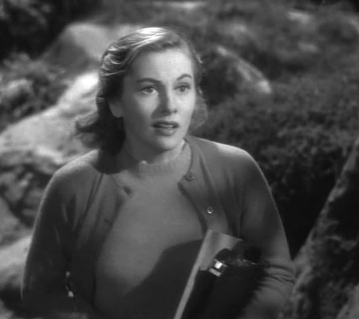 Outros filmes de Hitchcock que ganharam destaque nessa época foram Rebecca, a Mulher Inesquecível (1940), A Sombra de Uma Dúvida (1943) e Interlúdio (1946).