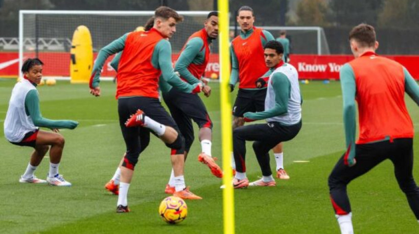 Equipes se enfrentam em partida válida pela 11ª rodada da Premier League 2024/25
