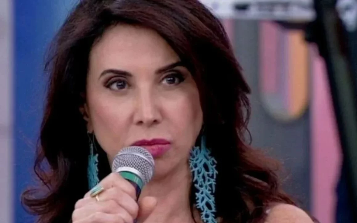 De acordo com o Jornal Extra, o relacionamento começou há pouco mais de sete meses. Claudia Alencar é conhecida por papéis em diversas novelas e séries da Globo, como “Porto dos Milagres”, “Kubanakan” e “Hilda Furacão”.
