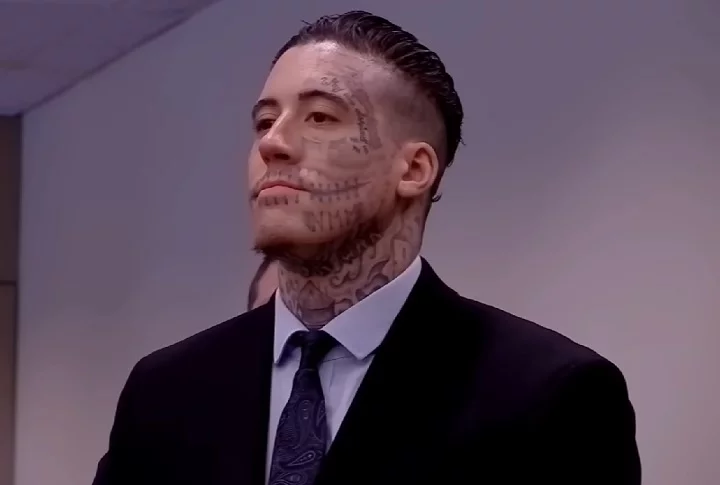 Os pais adotivos relataram que, durante a adolescência e início da vida adulta, Wilson começou a se distanciar e se tornou retraído, instável e deprimido.