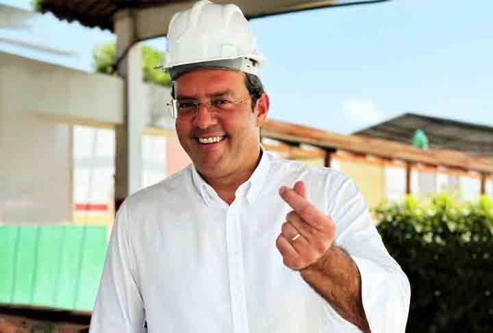 Macapá (Amapá): Dr. Furlan (MDB), que foi reeleito com 85,08% dos votos válidos, teve o maior percentual entre as capitais do Brasil e é adversário do ex-presidente do Senado Davi Alcolumbre (União Brasil). Ele nasceu em San José, na Costa Rica, mas se mudou logo nos primeiros meses de sua vida para Belém, no Pará,