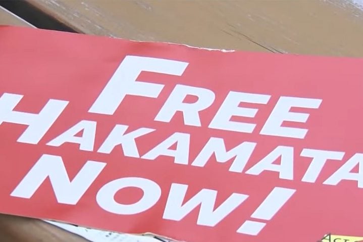 O pedido gerou críticas de grupos de direitos humanos, que acusaram as autoridades de tentarem prolongar o processo judicial.