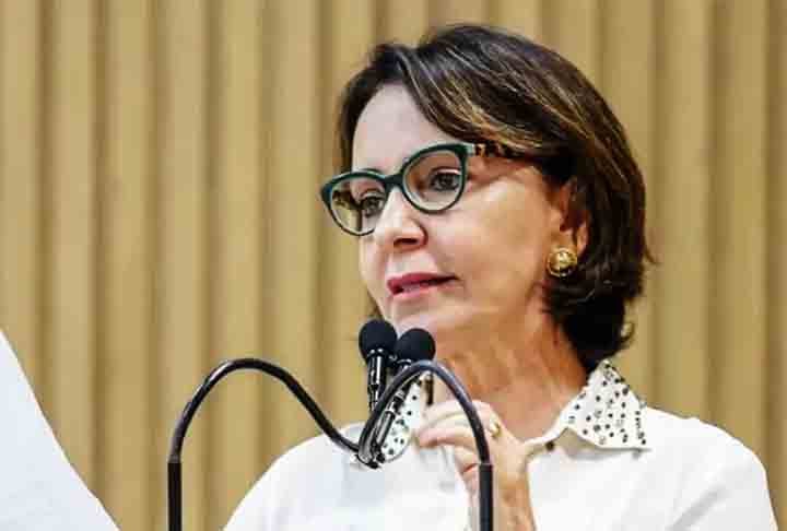 Aracaju (Sergipe): Emília Corrêa (PL) foi eleita a primeira prefeita da história da capital alagoana. A política, de 62 anos, teve 165.924 (57,46%) dos votos válidos, enquanto Luiz Roberto ficou com 122.842 (42,54%).