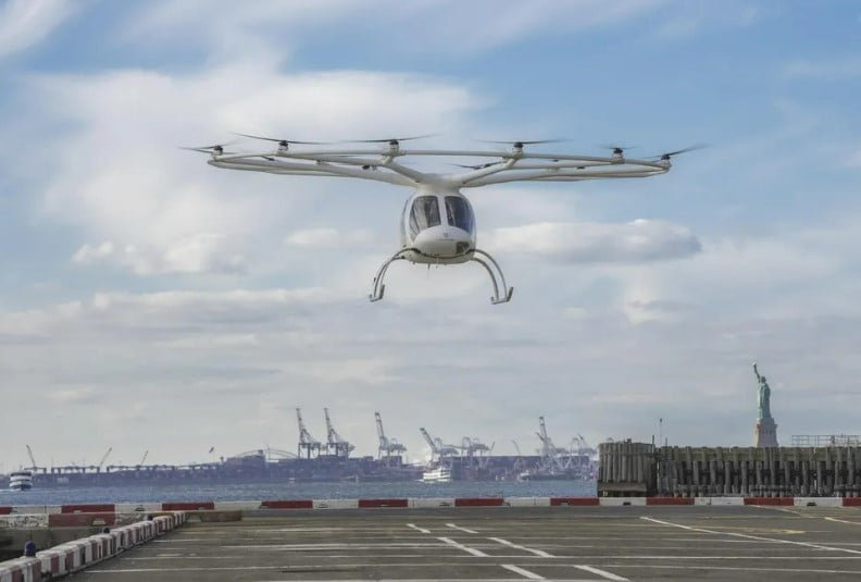 A empresa Volocopter também fez testes para experimentar o seu modelo de carro voador em Nova York.