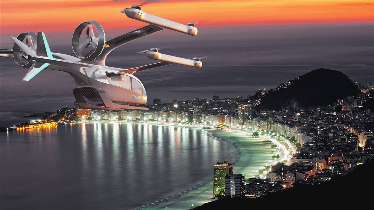 Por meio da subsidiária Eve, a empresa de aviação desenvolve modelo para iniciar operação comercial em 2026.