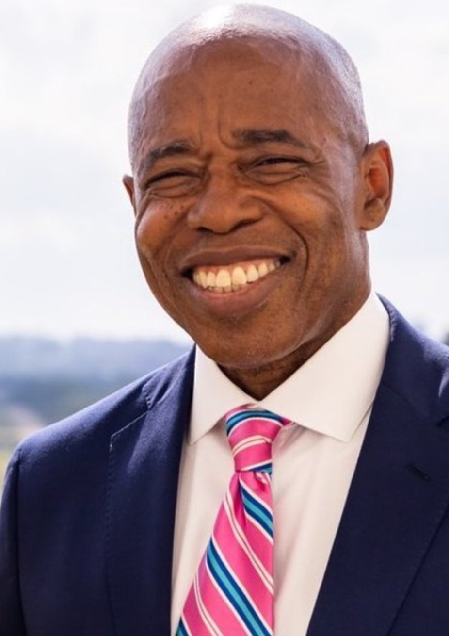 Na ocasião, o prefeito de Nova York, Eric Adams, acompanhou os testes das duas empresas.