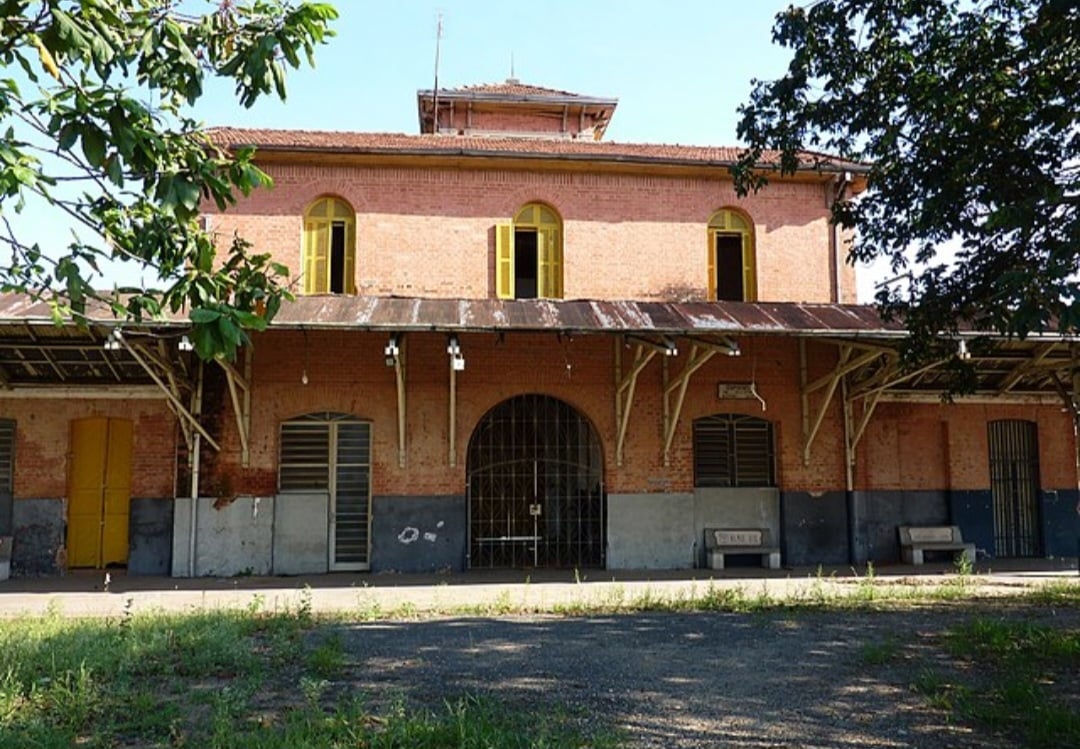 Tarsila do Amaral nasceu em 1886 na cidade de Capivari (foto), em um casarão na Fazenda São Bernardo, no interior de São Paulo. 
