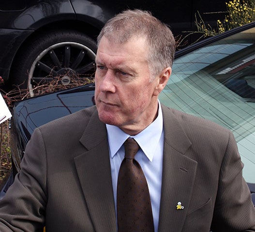 GEOFF HURST - Jogador de futebol inglês, ídolo máximo do West Ham e herói da conquista da Copa do Mundo de 1966, com os gols decisivos na final. Sir desde 1994.