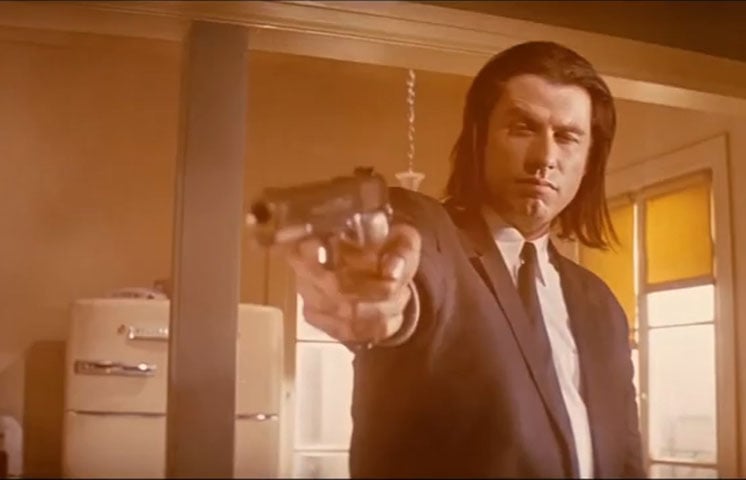 No ano seguinte, em 1977,  gravou e protagonizou o filme Os Embalos de Sábado à Noite. Para muitos, este é um dos três grandes sucessos de Travolta, ao lado de Grease (1978) e Pulp Fiction (1994).
