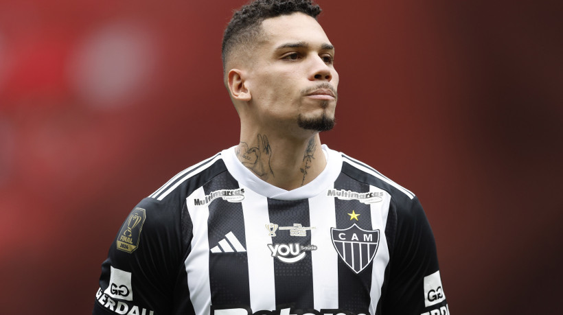 Meia Paulinho no jogo Flamengo x Atlético-MG, no Maracanã, pela final da Copa do Brasil 2024