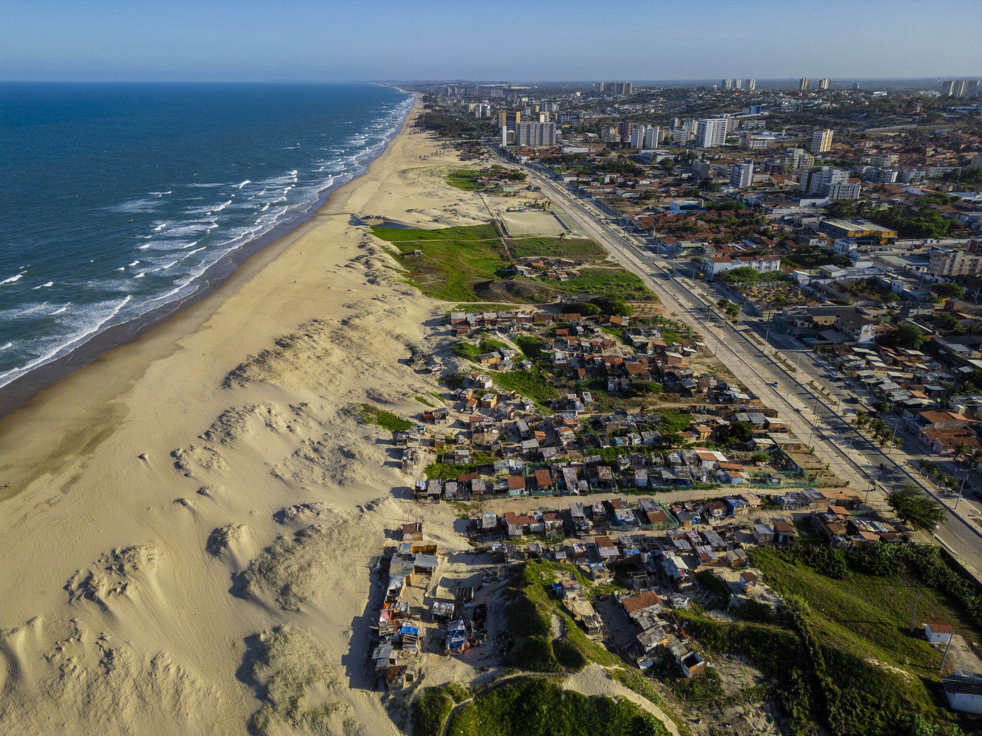 Fortaleza, CE, BR 12.11.24  Área que será desocupada para construção de empresa de dessanilização de água na Praia do Futuro  (FCO FONTENELE/O POVO) (Foto: FCO FONTENELE)