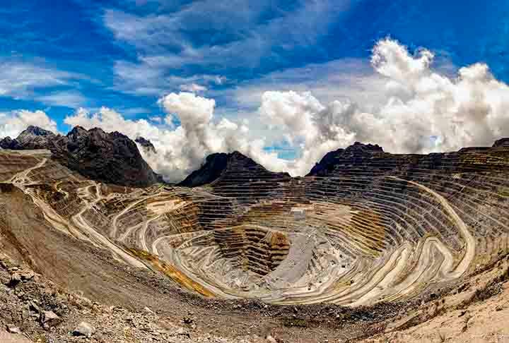 A mineração de ouro tem previsão de pelo menos dez novos projetos até 2027, com investimentos de US$ 1,4 bilhão (cerca de R$ 7,6 bilhões) em nove estados brasileiros.