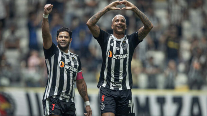 Em brincadeira no Instagram, centroavante colocou apelido no ídolo e elogiou outro companheiro