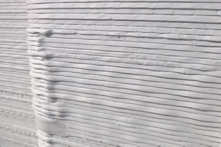 Apesar de toda a tecnologia, o empreendimento precisa ser construído com fundação tradicional, em um terreno apto.
