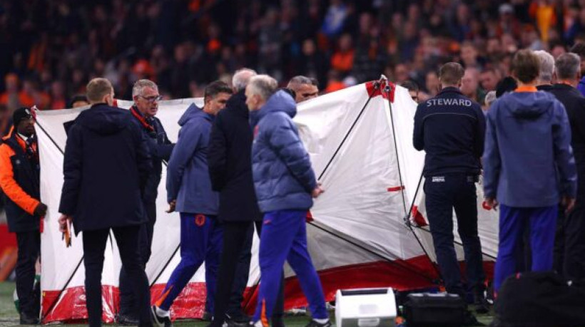AMSTERDAM, NETHERLANDS - NOVEMBER 16: A medical tent is set up in front of the Hungary bench during the UEFA Nations League 2024/25 League A Group A3 match between Netherlands and Hungary at the Johan Cruijff Arena on November 16, 2024 in Amsterdam, Netherlands. (Photo by Dean Mouhtaropoulos/Getty Images)