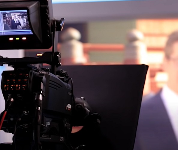 Além disso, ele coordenou projetos internos para inovar na linguagem do telejornalismo da Globo, como a eliminação das câmeras sobre trilhos e a adoção de uma steadicam (espécie de estabilizador de câmeras) para uma maior liberdade de movimento dos apresentadores.