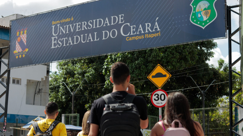 UECE divulga edital de matrícula para aprovados no Vestibular 2025.1