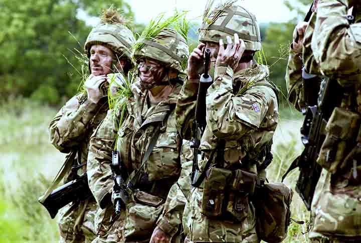 O exército britânico é um dos mais respeitados do mundo, com forte foco em operações globais. As Forças Armadas são altamente treinadas e equipadas, com um histórico de participação em missões de paz e de combate. Em sexto, possui nota 0.1443.