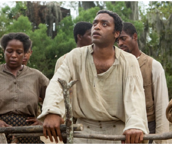 Em 2015, Pitt ergueu a estatueta de Melhor Filme por 12 Anos de Escravidão (2014) — ele produziu e também atuou no filme.