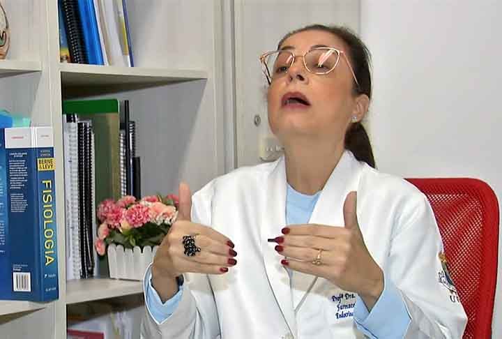 “Se a gente não trata esse excesso hormonal, o paciente pode ir a óbito antes até do que devido a um crescimento tumoral”, explicou ao Fantástico Ana Rosa Quidute, professora da Faculdade de Medicina da USP. 
