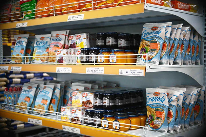 Ao reduzir o açúcar no tratamento, a pessoa corre o risco de exagerar e ter hipoglicemia, o que também é perigoso. Por isso, é fundamental estar atento às necessidades do organismo e andar com algum alimento na bolsa (as barrinhas de cereais são indicadas pela praticidade)