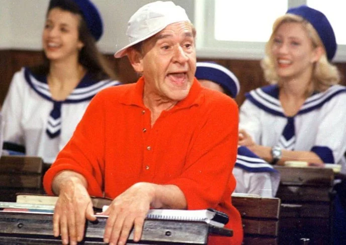 Ronald Golias (1929-2005): Mais um dos grandes ícones da TV brasileira, Ronald Golias encantou o público com seus trabalhos na A Escolinha do Golias e A Praça é Nossa. 