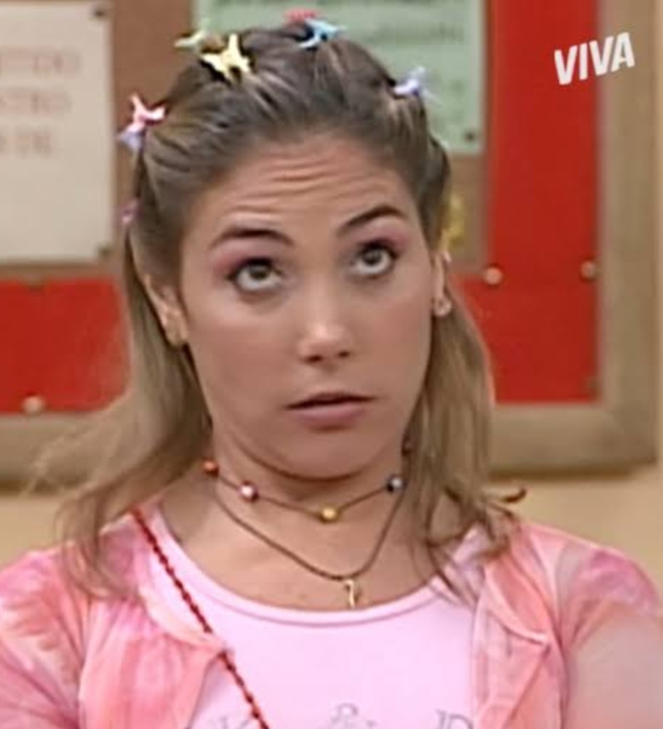 Heloisa Perissé (1966), nascida no Rio de Janeiro, ganhou destaque com a personagem Tati, uma adolescente caricata e irreverente, no programa Zorra Total. Também brilhou em séries como Sob Nova Direção e no teatro, consolidando sua trajetória cômica.

