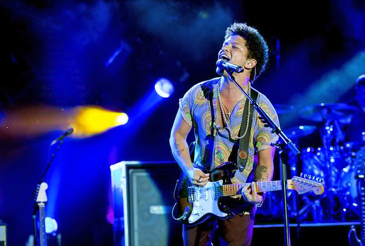 Sucesso entre os fãs, a música já não aparece mais nas apresentações ao vivo do cantor desde 2014. Em entrevista ao Daily News, Mars contou que o processo de criação da faixa foi intenso.