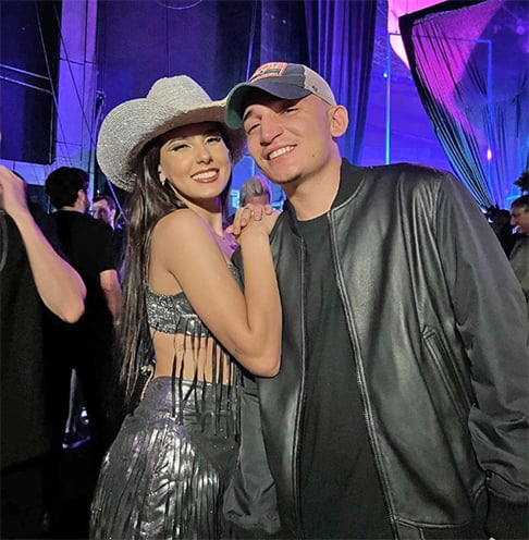 Ana Castela também não deixou de lado o gosto pela música gospel. Além disso, ela se declara fã de alguns artistas. Entre eles, Marília Mendonça, Anavitória, João Gomes (foto) e Melim.