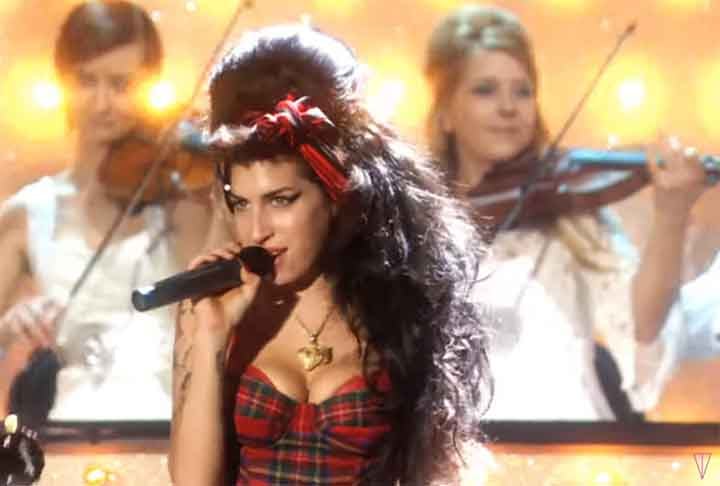 Outros sucessos dela foram You know I'm no good, Valerie, Me and Mr.Jones, Just friends, Stronger than me, Love is a losing game e Wake up alone 