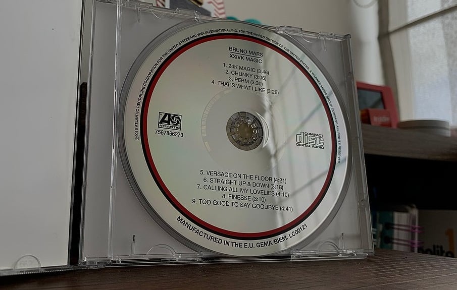 No Grammy de 2018, Mars recebeu seis indicações e venceu todas: Álbum do Ano e Melhor de R&B para “24K Magic”, Gravação do Ano e Canção do Ano para “24K Magic”, Melhor Performance R&B e Melhor R&B Música para “That’s What I Like”.