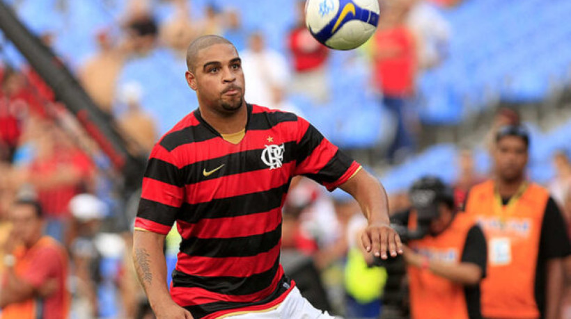 Adriano Imperador reunirá ex-jogadores de Flamengo e Inter de Milão para sua despedida do futebol, que será realizada no Maracanã, em dezembro