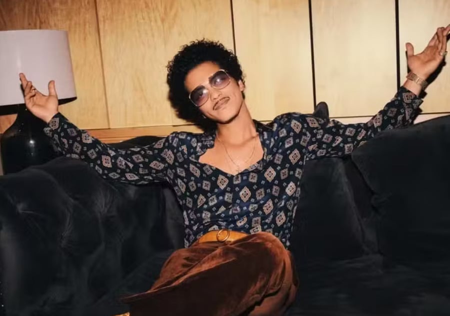 Ele já emplacou oito músicas na liderança da Billboard Hot 100, ranking semanal que é referência na música norte-americana. 
