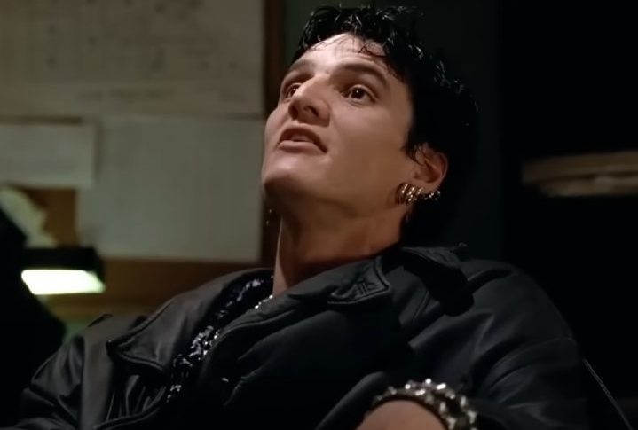 A família então se mudou para a Dinamarca e depois para os Estados Unidos, onde Pedro cresceu e desenvolveu seu amor pela atuação.