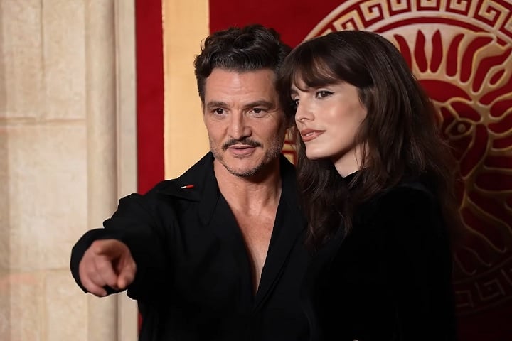 Desde que Lux revelou sua transição de gênero em 2021, Pascal tem demonstrado publicamente seu apoio à irmã, participando de eventos ao lado dela e promovendo visibilidade para a causa LGBTQIAPN+.