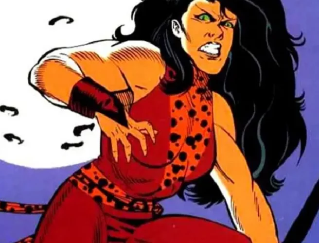 Maria tem como habilidade se transformar em uma criatura humanoide felina muito forte e intensa. 