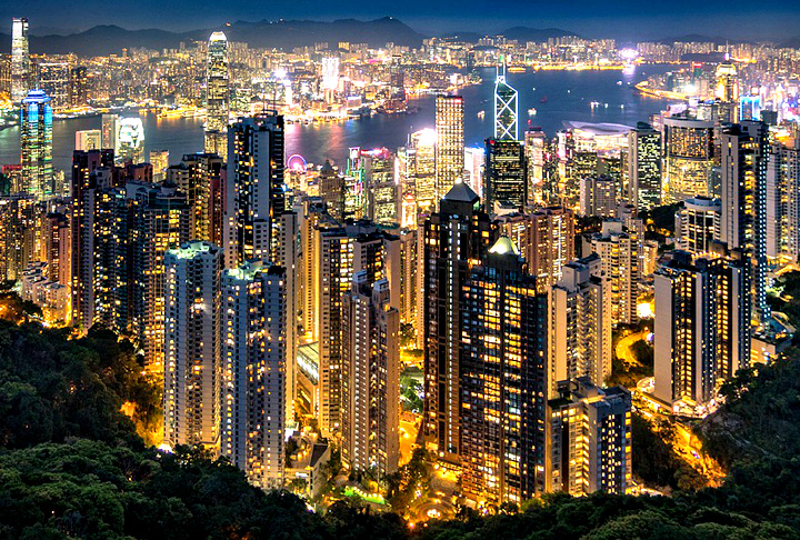 Hong Kong -De acordo com o World Population Review (que não inclui Mônaco em seu ranking), tem a maior expectativa de vida do mundo 88 anos para mulheres e 82 anos para homens, deixando a média combinada em torno de 85 anos. 