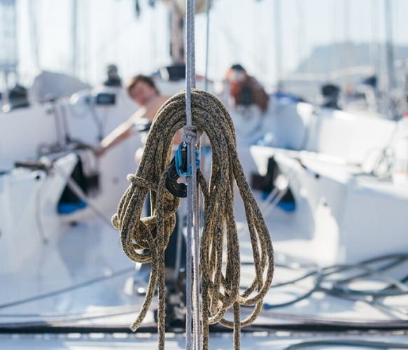 Durante a escola, ele se envolveu com o coral e o teatro, desenvolvendo uma paixão pela atuação. No entanto, antes de seguir a carreira artística, Driver serviu nos Fuzileiros Navais dos Estados Unidos.