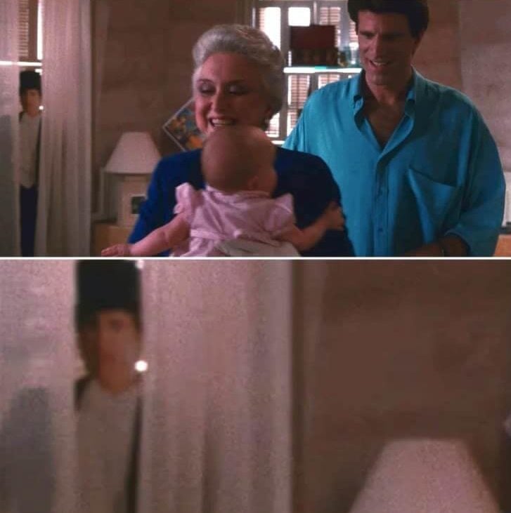 “Três Solteirões e um Bebê” (1987): Um recorte de papelão do ator Ted Danson fez muita gente achar que estava vendo um erro na época que o filme foi lançado. Também teve quem achasse que se tratava de um fantasma e por muito tempo o longa foi tido como amaldiçoado!