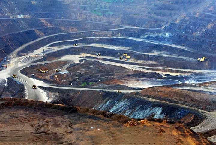 Além da jazida de nióbio, o local também guarda uma grande quantidade de minérios de terras raras. Elas são necessárias para produzir quase qualquer item moderno de alta tecnologia, incluindo smartphones, computadores, chips e até fuselagens de jatos de caça.