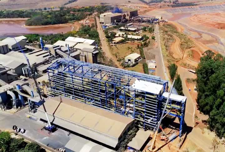 O nióbio é um elemento químico, de símbolo Nb, número atômico 41 (41 prótons e 41 elétrons) e massa atômica 92,9 u. É de transição pertencente ao grupo 5 (anteriormente denominado 5B) da classificação periódica dos elementos. 