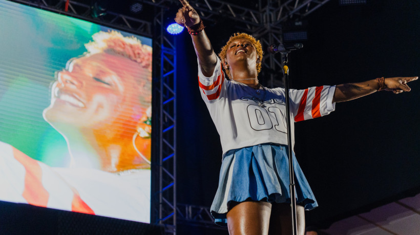 Liniker conquista sete indicações no 26º Grammy Latino. (Foto: Fernanda Barros/ O Povo)
